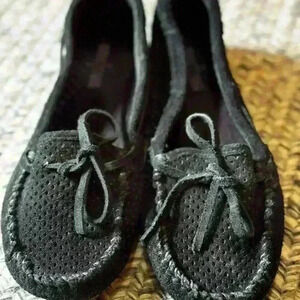 Minnetonka leather moccasin
